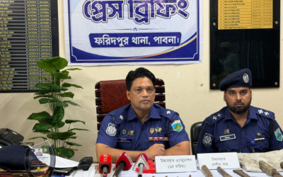 বটগাছের নিচে বস্তায় মিলল ১৫ রাউন্ড গুলি, দেশীয় অস্ত্র