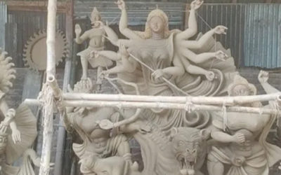 ঘোড়াঘাটে প্রতিমা তৈরির কাজে ব্যস্ত সময় পার করছেন কারিগররা