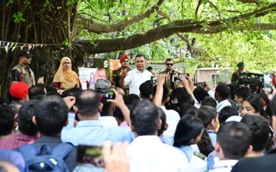 নিজ কলেজ প্রাঙ্গণে গেলেন প্রধানমন্ত্রী, শিক্ষার্থীদের দিলেন দেশ গড়ার বার্তা