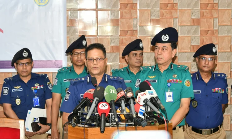 দৃঢ় মনোবল নিয়ে ঘুরে দাঁড়িয়েছে পুলিশ : আইজিপি