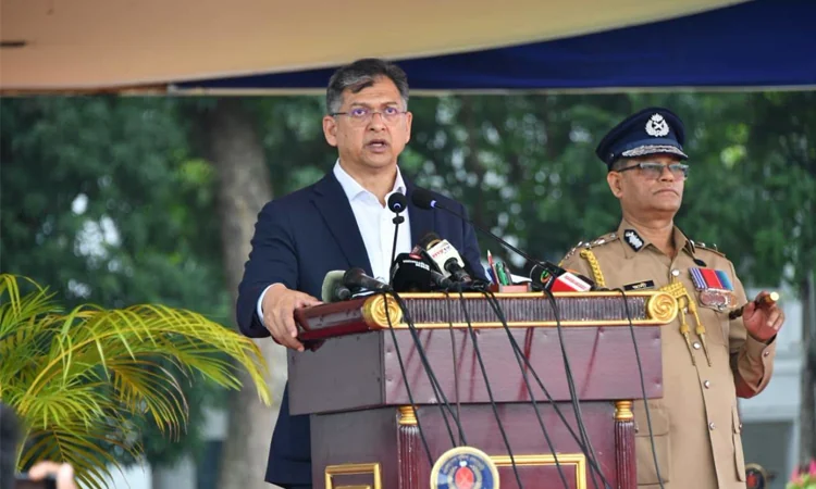সেবার মাধ্যমে সত্যিকার অর্থেই ‘জনগণের পুলিশ’ হিসেবে নিজেদের প্রতিষ্ঠিত করতে হবে: স্বরাষ্ট্রমন্ত্রী