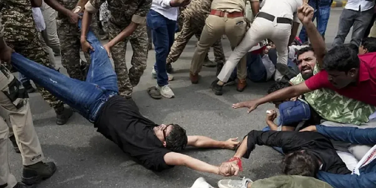 ফের উত্তপ্ত দিল্লি, দ্বিতীয় দিনেও বহু আটক