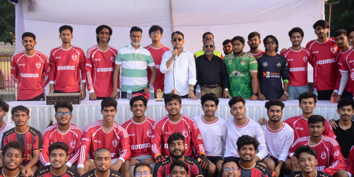 বগুড়া ক্যান্টনমেন্ট পাবলিক স্কুল এন্ড কলেজের অ্যালামনাই ফুটবল টুর্নামেন্টের উদ্বোধন