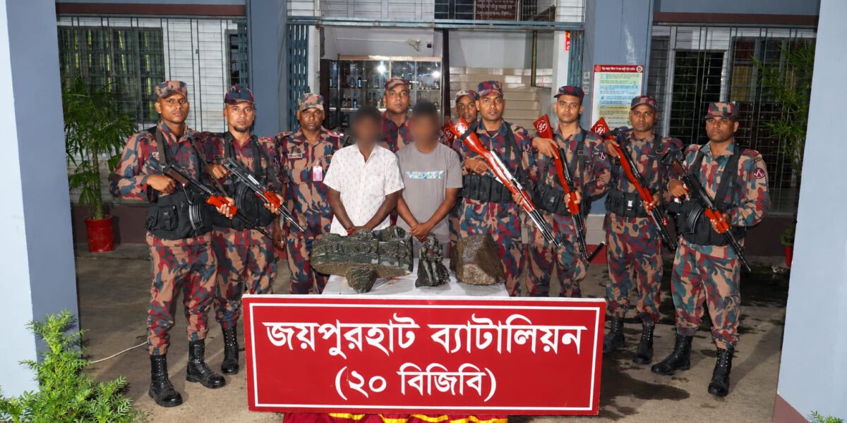 পাঁচবিবিতে ৮৯ কেজি কষ্টিপাথরের মূর্তি উদ্ধার, আটক ২