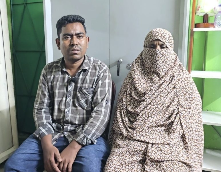 ফলোআপ: অবশেষে আদালতের বিচারকের মধ্যস্থতায় ছেলের ঘরে ফিরলেন সেই মা