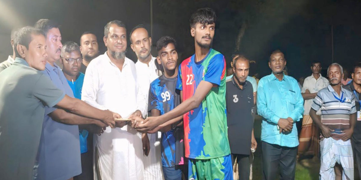 ঘোড়াঘাটে ৫ম বীর বাহা ফুটবল টুর্নামেন্টের ফাইনাল খেলা অনুষ্ঠিত