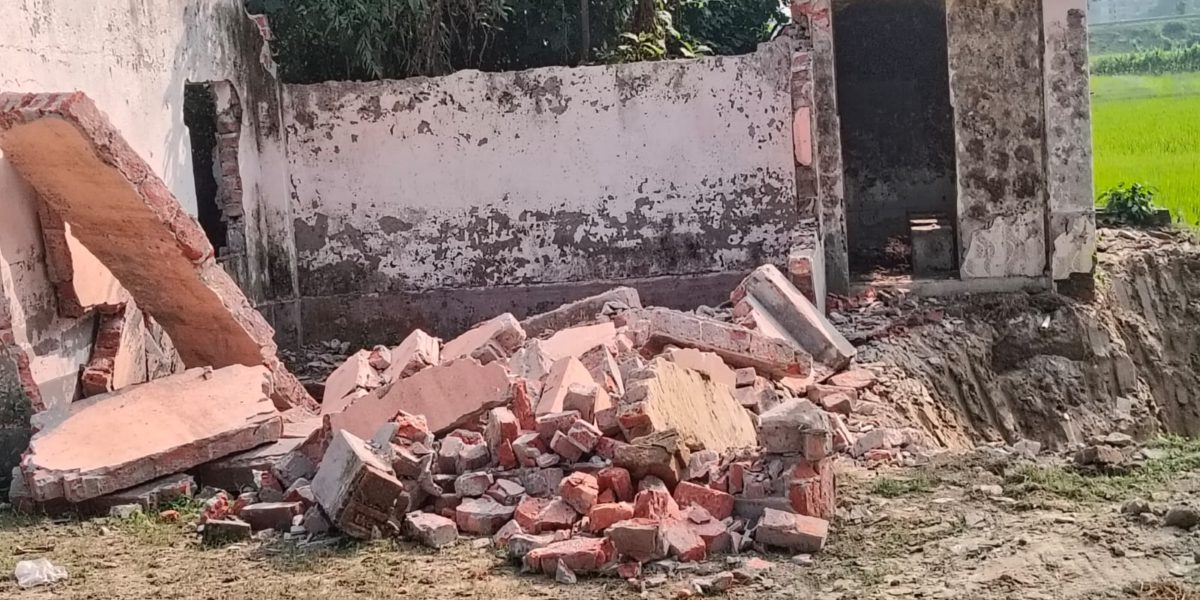 নওগাঁয় ফসলি জমির মাটি চুরি ও খামার ভাঙচুরের ঘটনায় জেলা প্রশাসক, ইউএনও ও থানায় মামলা