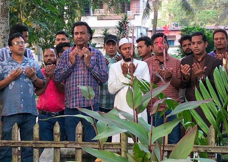 রংপুরে পিতা-মাতার কবর জিয়ারত করলেন বিএনপির যুগ্ম মহাসচিব হাবিব-উন-নবী খান সোহেল